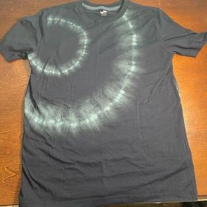 Old Navy size youth XL shirt, navy blue with circles